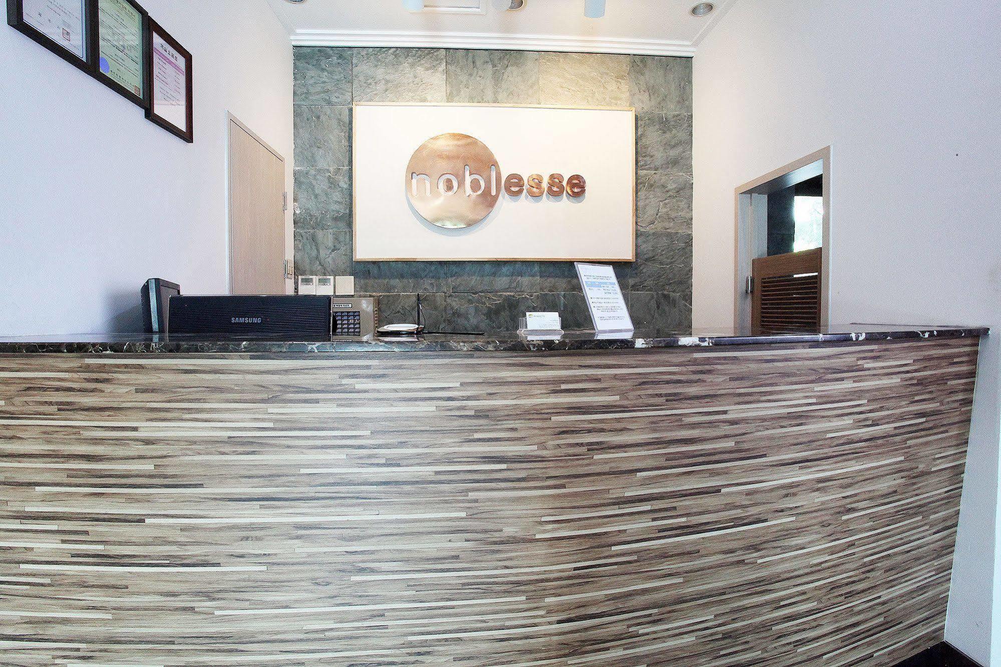 Noblesse Hotel Jeju Esterno foto