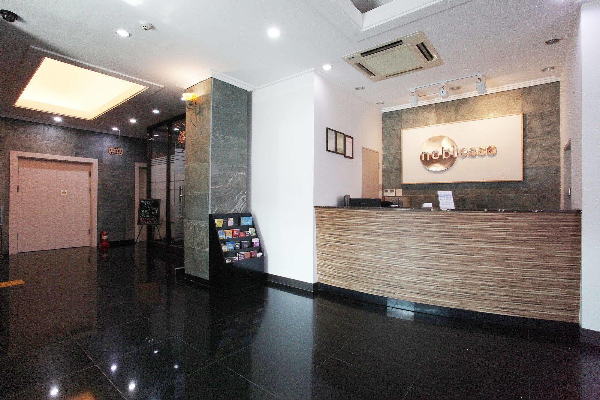 Noblesse Hotel Jeju Esterno foto
