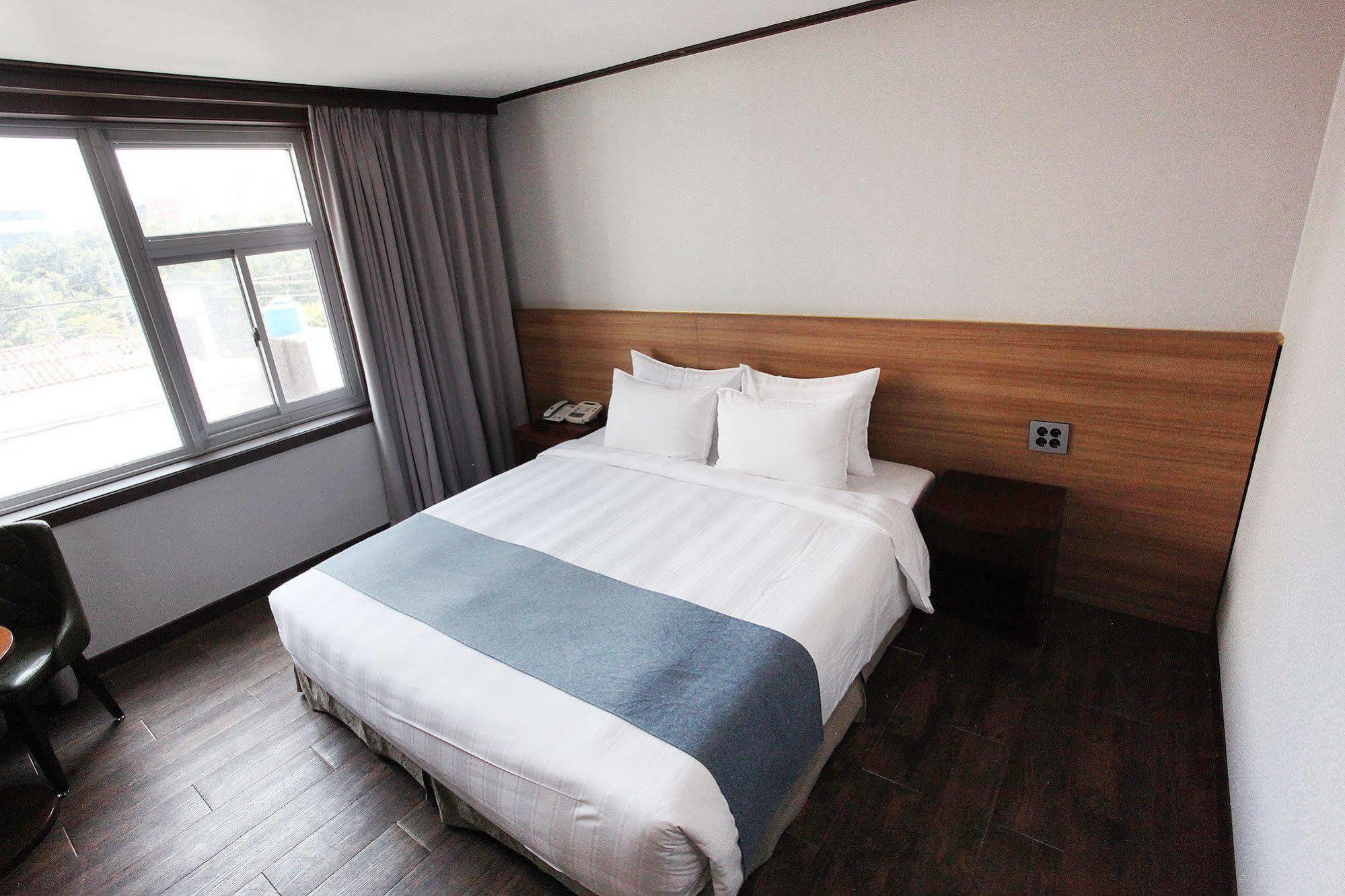 Noblesse Hotel Jeju Esterno foto