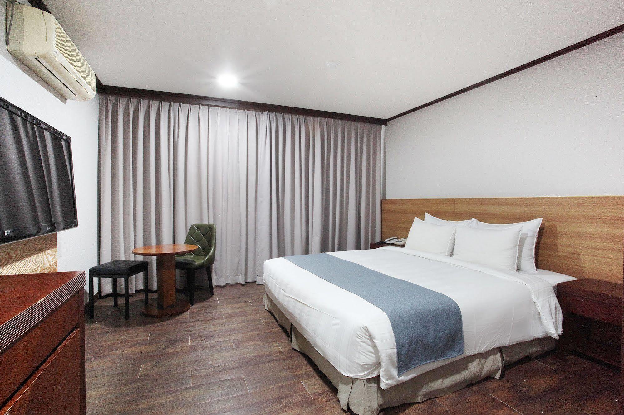 Noblesse Hotel Jeju Esterno foto