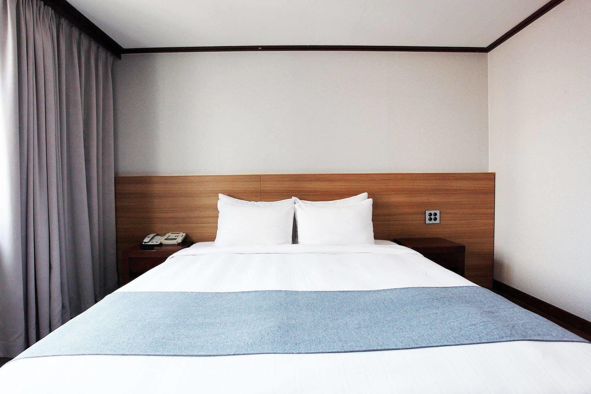 Noblesse Hotel Jeju Esterno foto