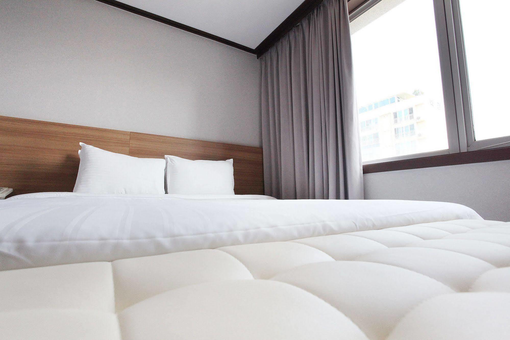 Noblesse Hotel Jeju Esterno foto