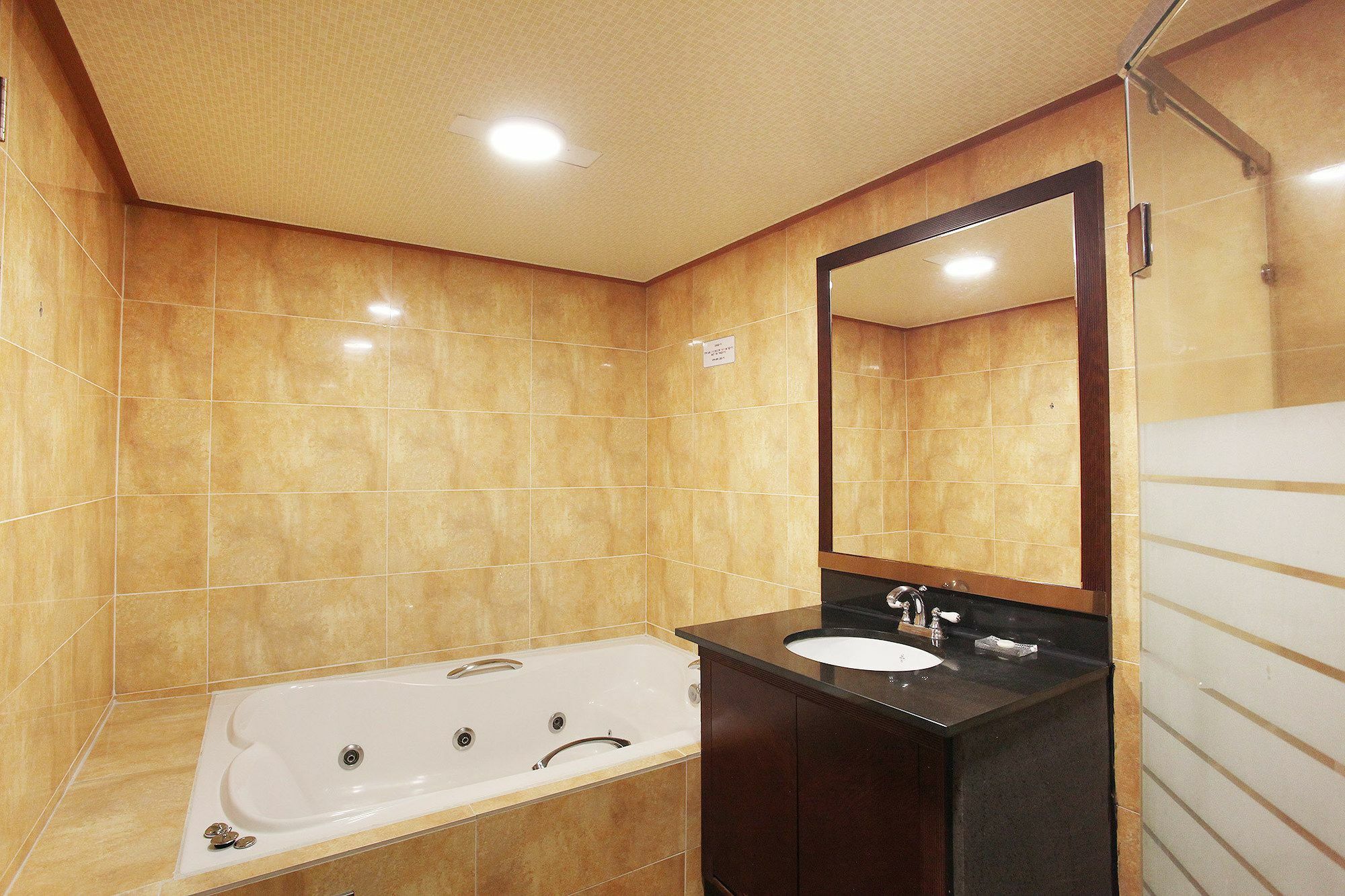 Noblesse Hotel Jeju Esterno foto